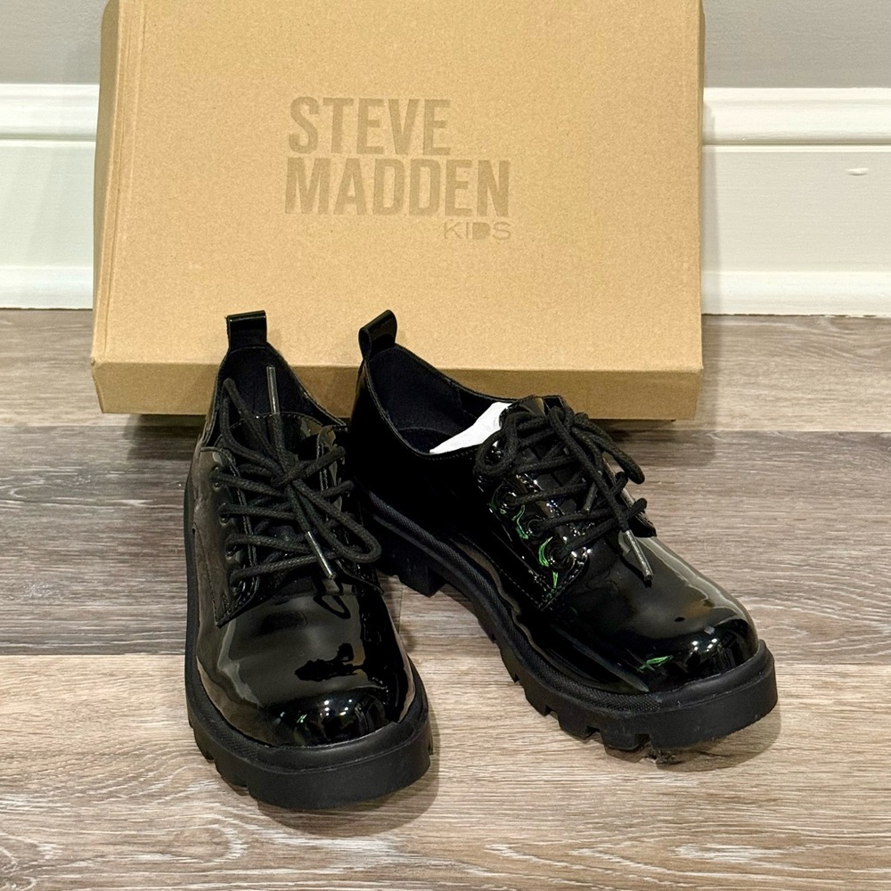 Steve Madden Black Patent Lace-Up Chunky Oxfords - Kids